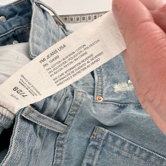 NWT YMI Jeans Women's Distressed High Rise Mom Shorts Blue Light Wash Size 7/28 - Picture 9 of 9